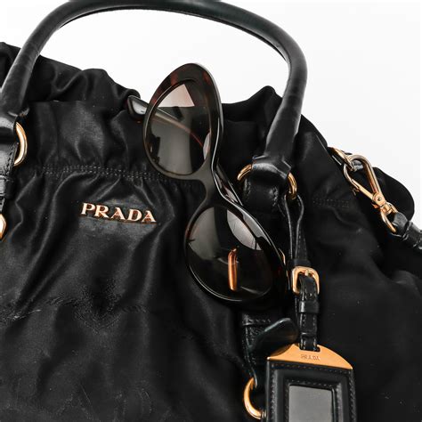 prada preta bolsa|bolsa Prada brecho.